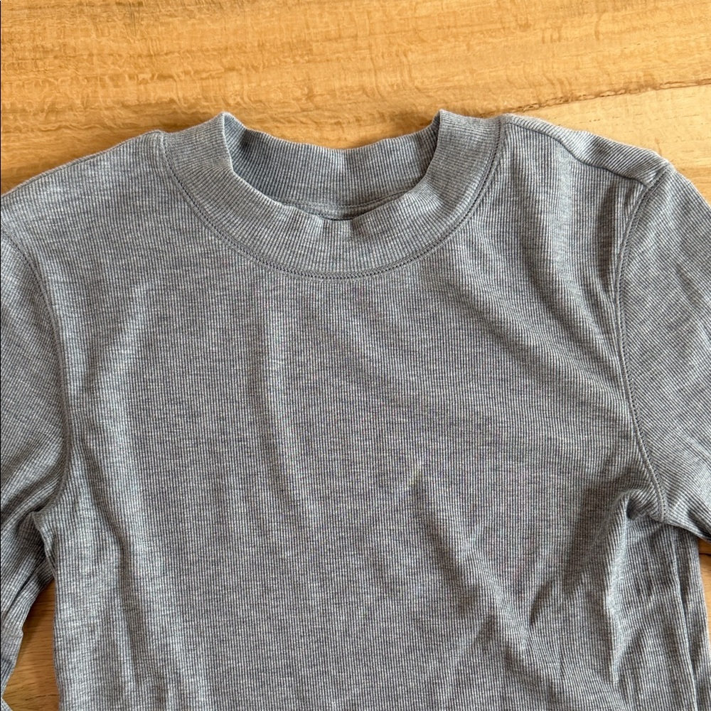 Vuori Heather Gray Long Sleeve Crew Tee - Picture 5 of 13